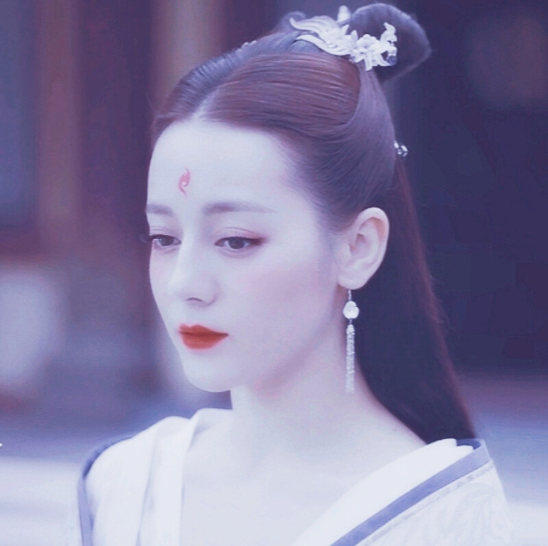 〈迪丽热巴-头像〉