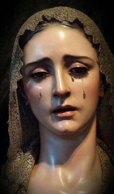 哭泣的圣母玛格丽娜图片