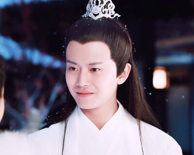 任嘉伦# #任嘉伦天乩之白蛇传说# >>>修图 | 调色 | 壁纸白衣紫 