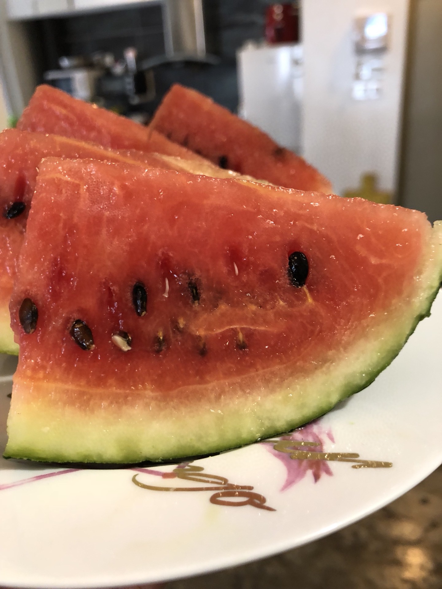 谁说西瓜只能夏天吃超甜的西瓜不止是夏天的专属推荐黑美人!