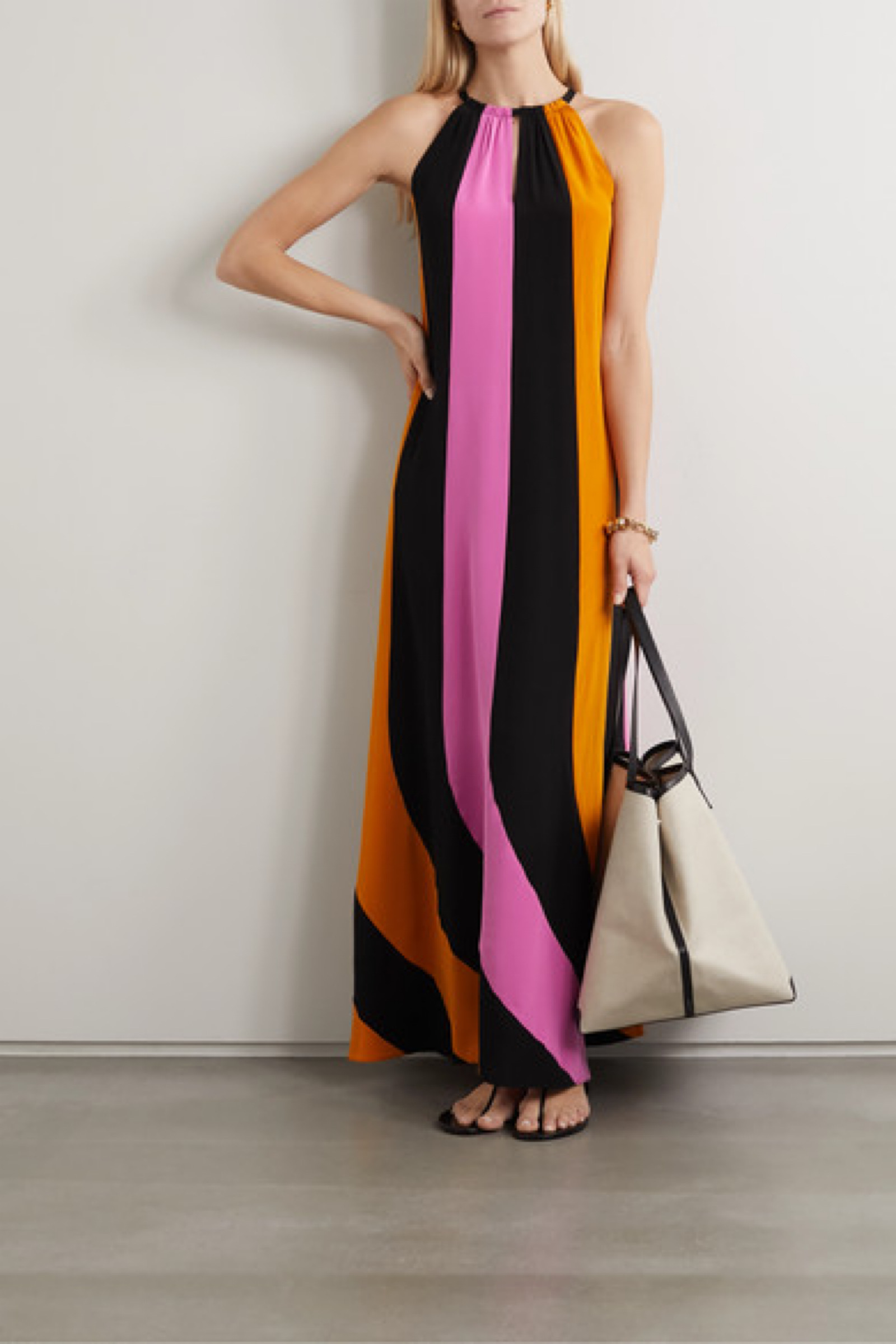 diane von furstenberg 这款"kristine 超长连衣裙裁自真丝绉纱,饰