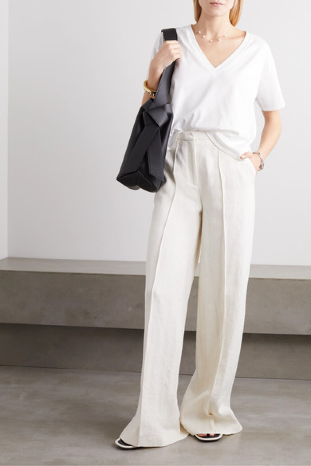 loulou studio 基础款服装摩登易衬,无论是舒适的针织衫还是简约休闲