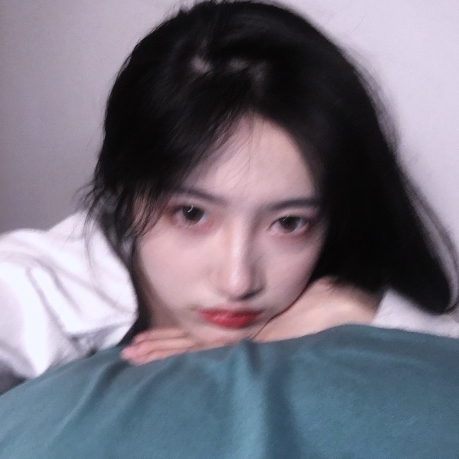 女头 女生头像 礼貌拿图评论喜欢关注收藏微信公众号:壁纸头像班长