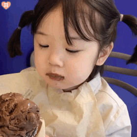 吃雪糕表情包小女孩图片
