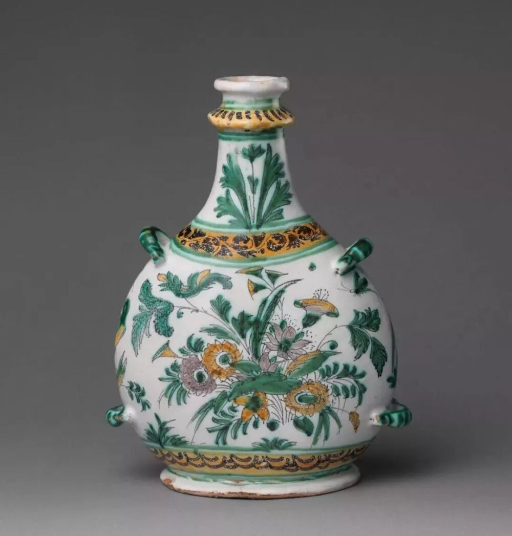 大都会博物馆藏17世纪法国纳韦尔地区的锡釉陶瓶.