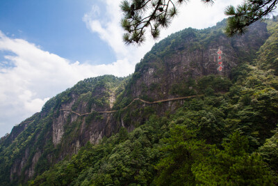 明月山青云栈道图片图片