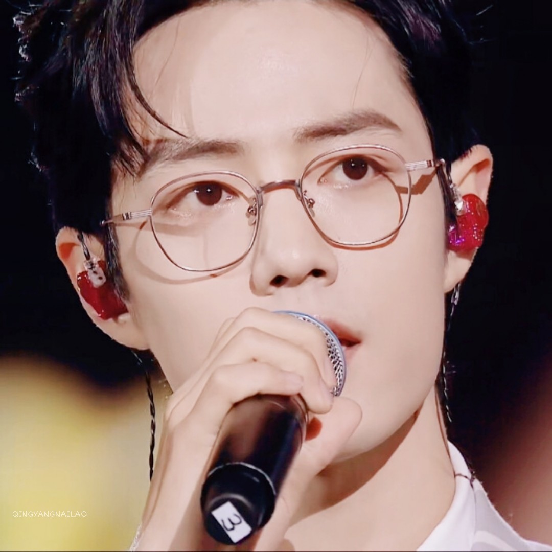 肖战头像 原截扯扯裙边换了新水印 拿图收藏二传注明轻氧奶酪