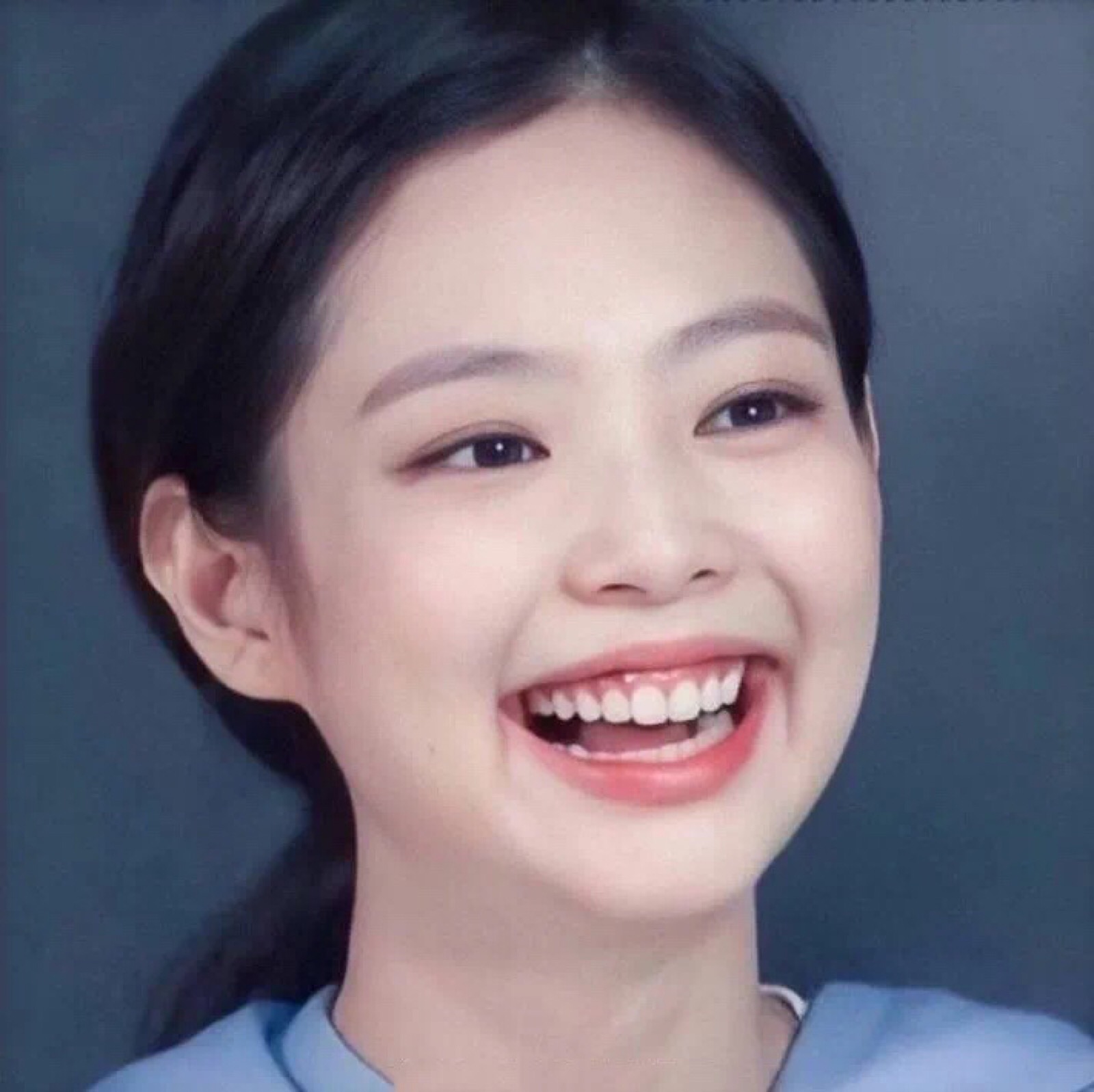 jennie 我的笑狗很可矮( )