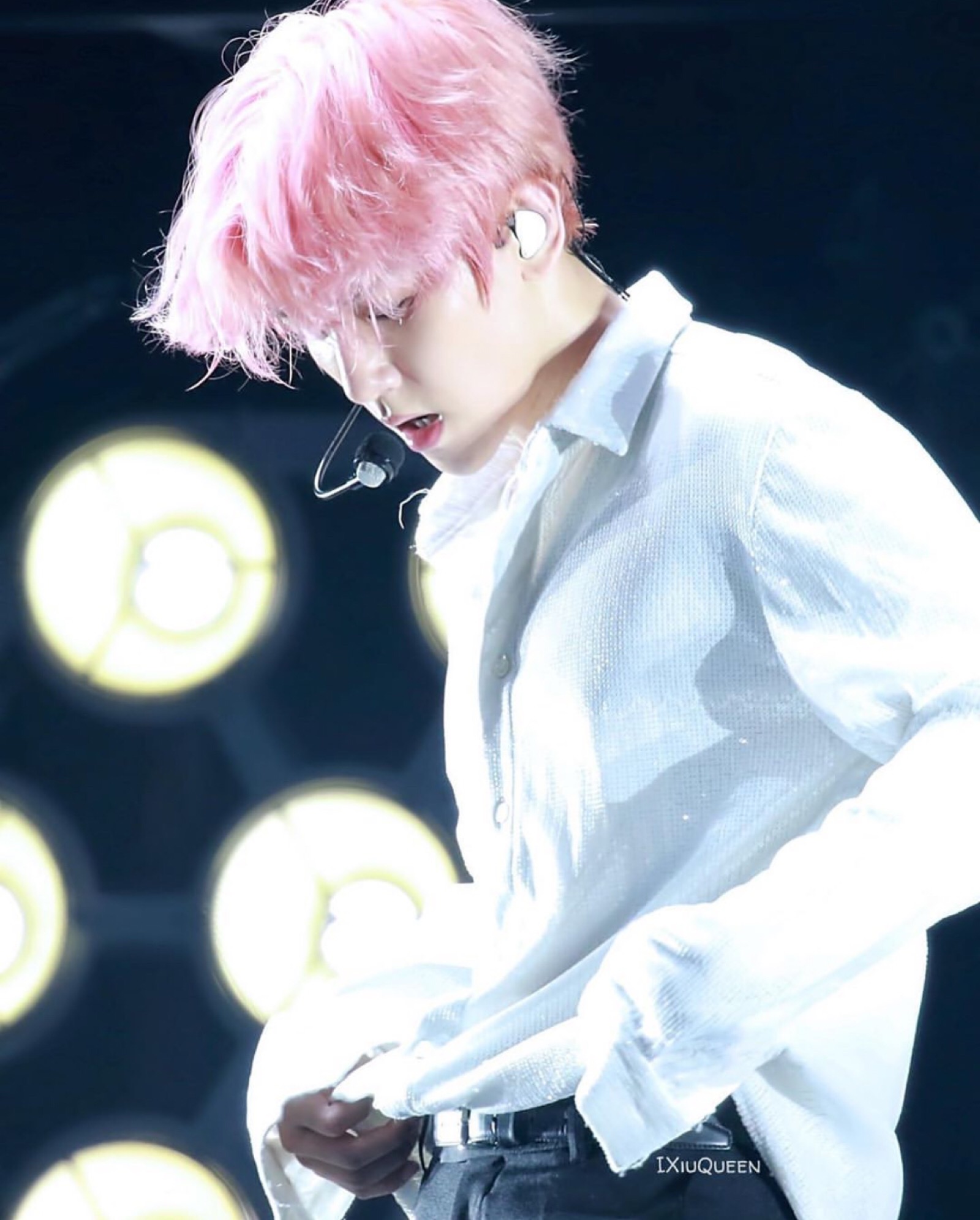 白马十王子边伯贤/哥哥穿白衣服简直是杀我一万次,看到哥哥穿白衣服