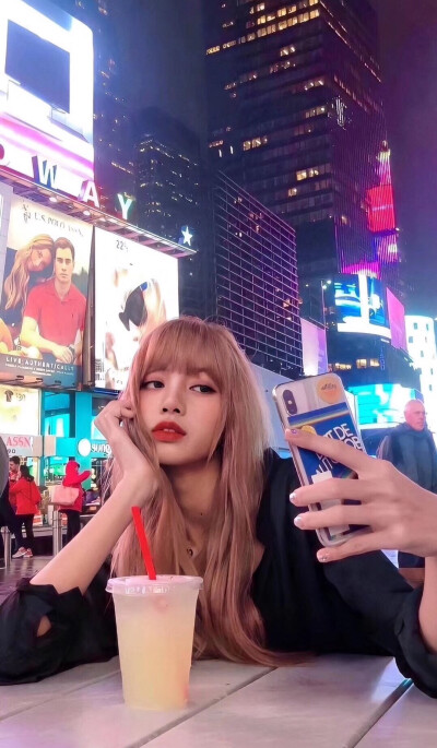 lisa壁纸