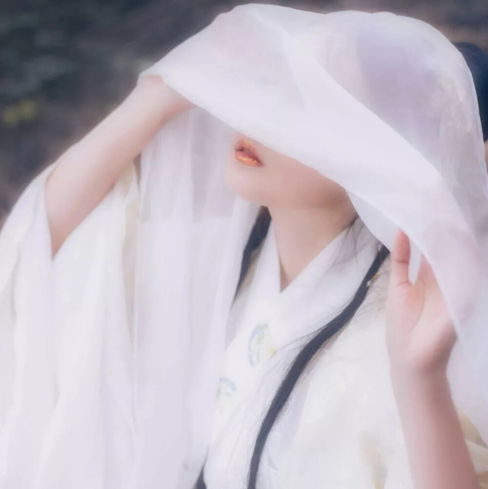惊为天下人!古风汉服真人女头乛凤倾颜(图源:微博)