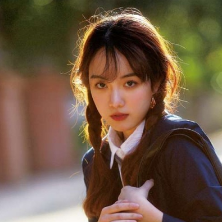 鹿j^o^ 女生头像自裁