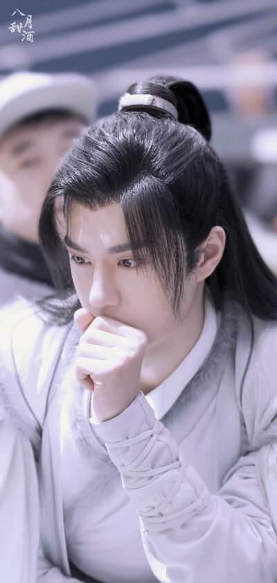 王一博