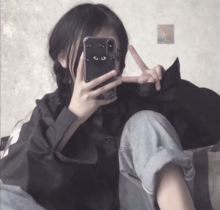手机挡脸女头,拿图点赞哦78 - 堆糖,美图壁纸兴趣