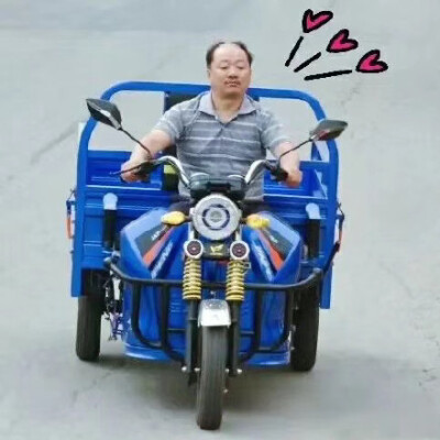 谢广坤骑三轮车图片