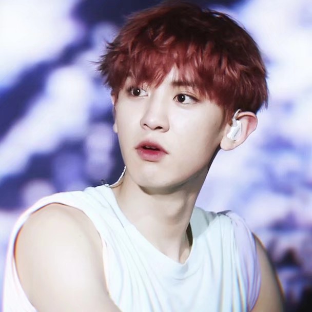 朴灿烈 chanyeol 说实话不太喜欢滤镜太重的哈哈哈哈