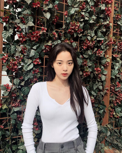 欧阳娜娜 中国明星 演员 美女 美少女 鹿小葵 ins搬运 自拍 女头 壁纸