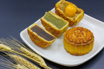 月饼 月团 小饼 丰收饼 团圆饼 甜的 面点 中式糕点 中式点心 中秋节