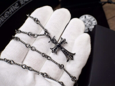 chrome hearts 克罗心黑银黑钻十字架项链