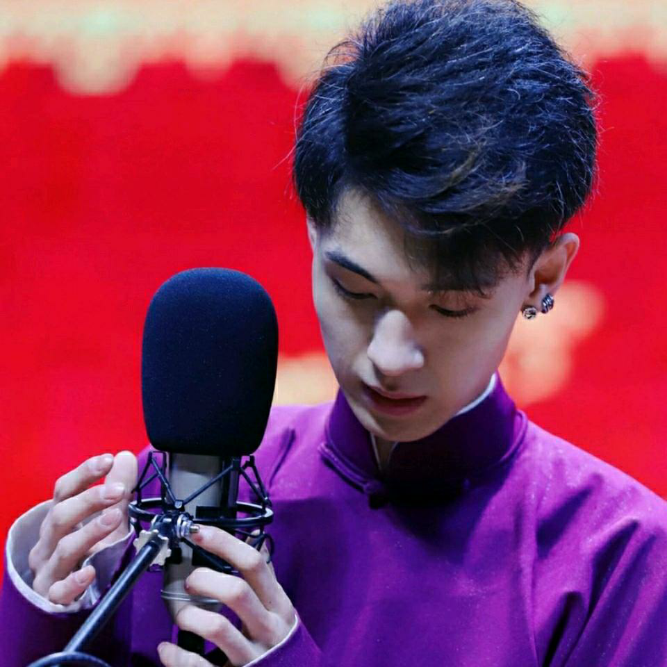 天上人间四月天先生名叫秦霄贤79 - 堆糖,美图壁纸