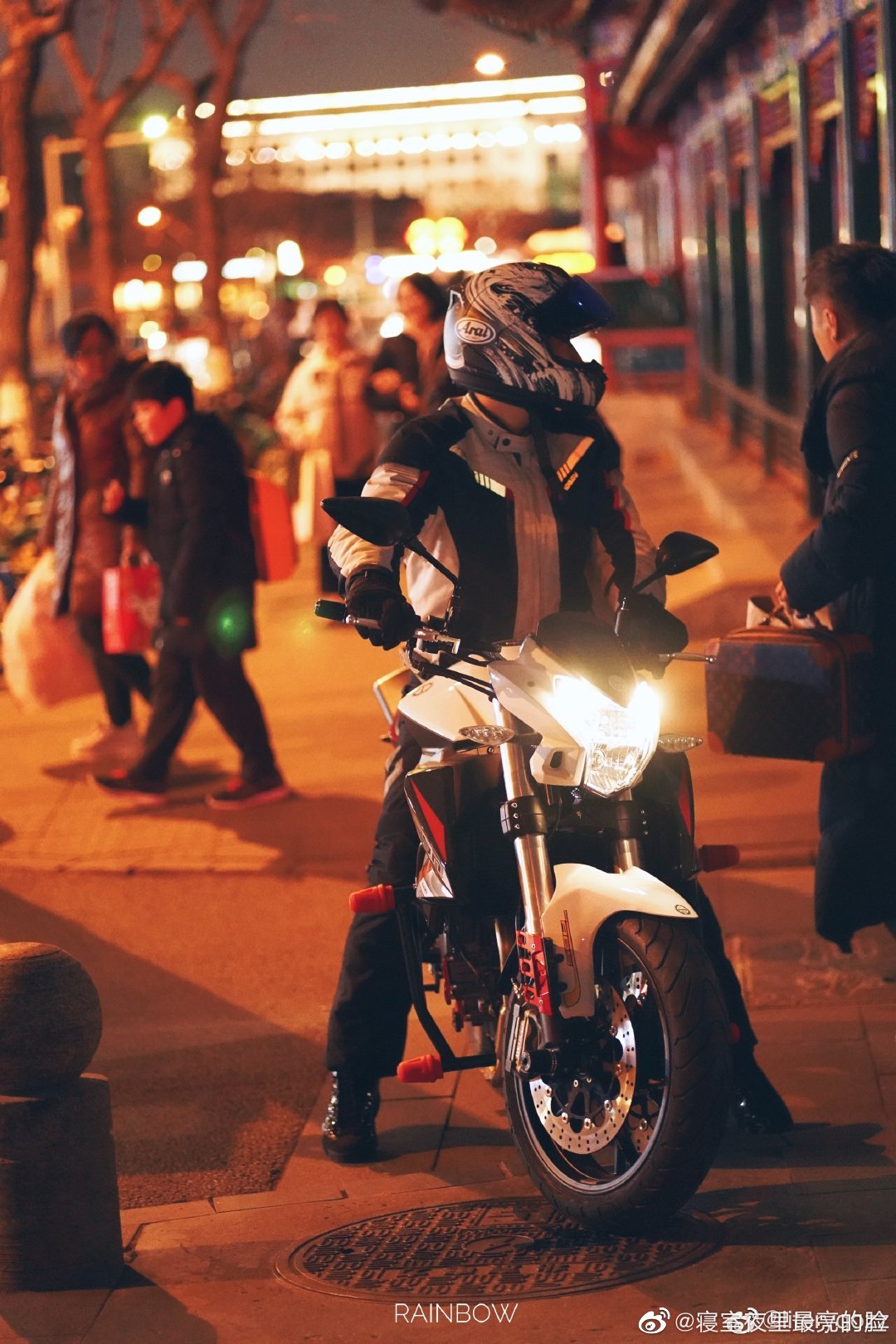 机车男孩王筱阁