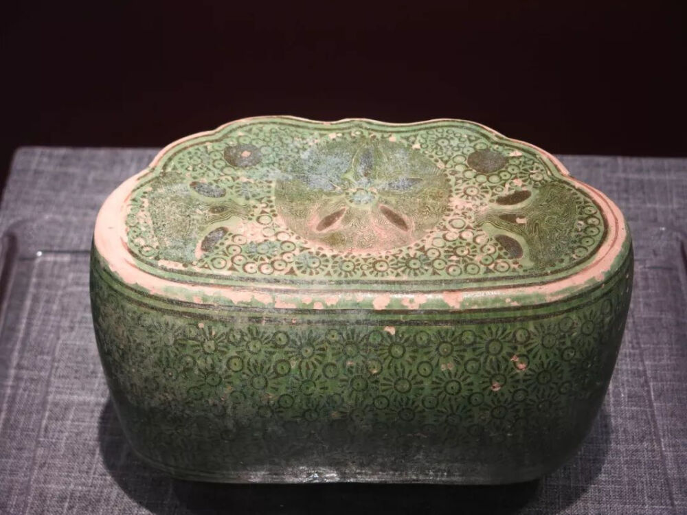 绿釉绞胎枕唐(618年—907年)