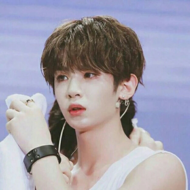 黄明昊(justin)