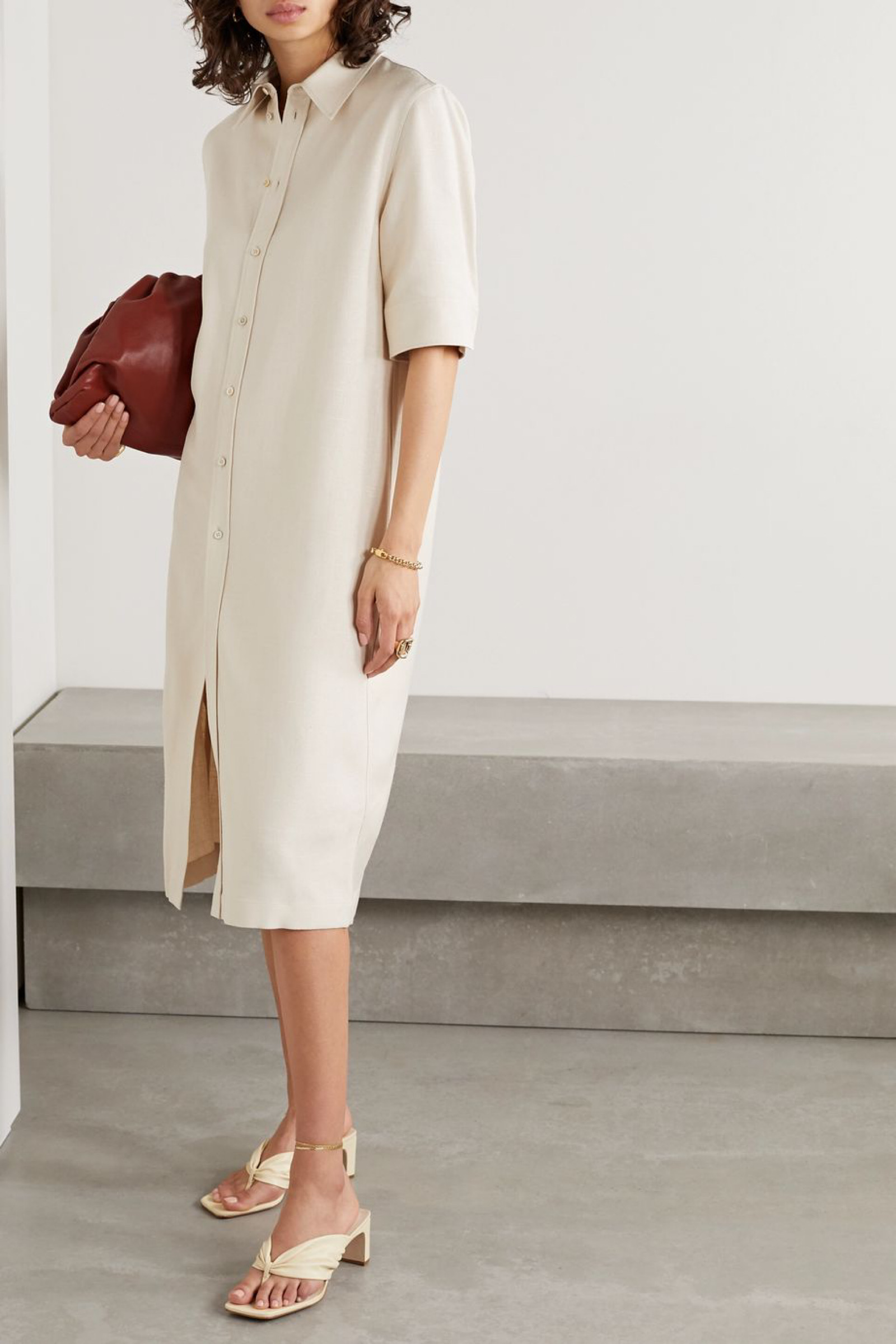 porte & paire 这款人字凉鞋简约舒适又时髦易搭,是理想的夏日鞋款.