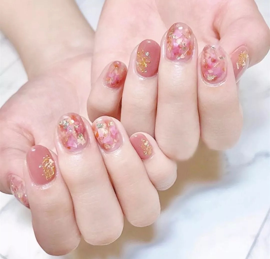 豆沙色美甲