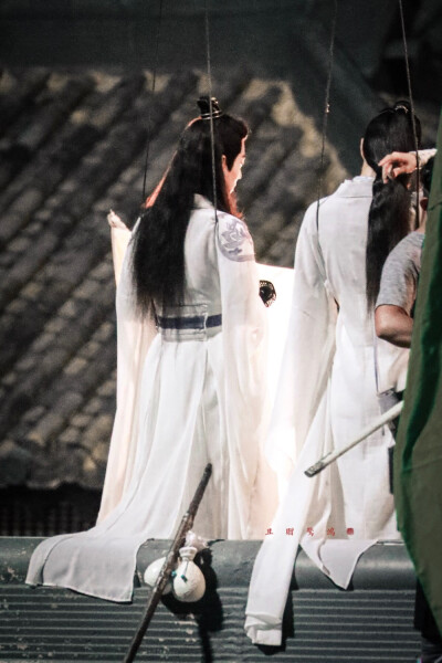 博君一肖肖战王一博浪漫屋顶