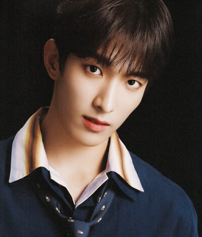 seventeen贵族后裔,seventeen李知勋 杂志拍摄seventeen 崔胜澈 尹净汉 洪知秀文俊辉 权顺荣 全圆佑李知勋