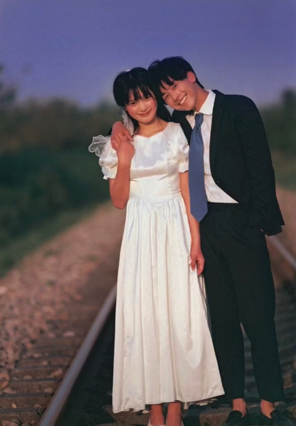 不用成为最完美的女孩 他永远会笑着向我奔来 因为我是他最爱的宝贝