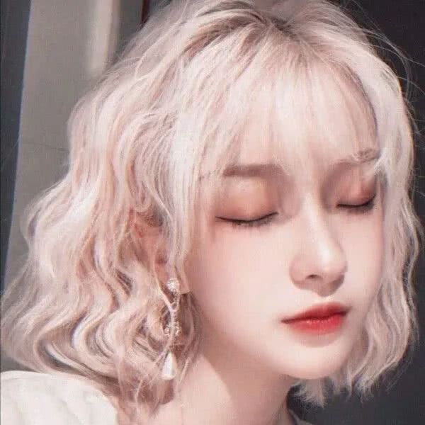 小仙女·唯美女生头像:听山河把春风酿成千言万语,吹过旧人故里