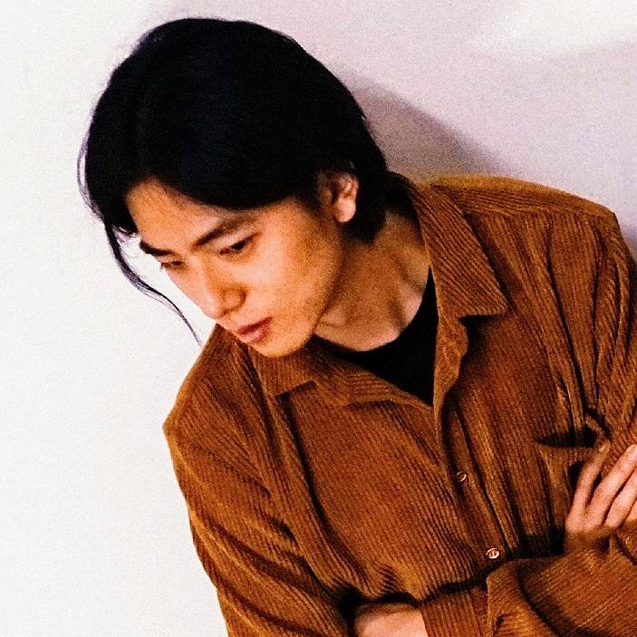 向你靠近近的瞬间,我已经过完了我的一生.