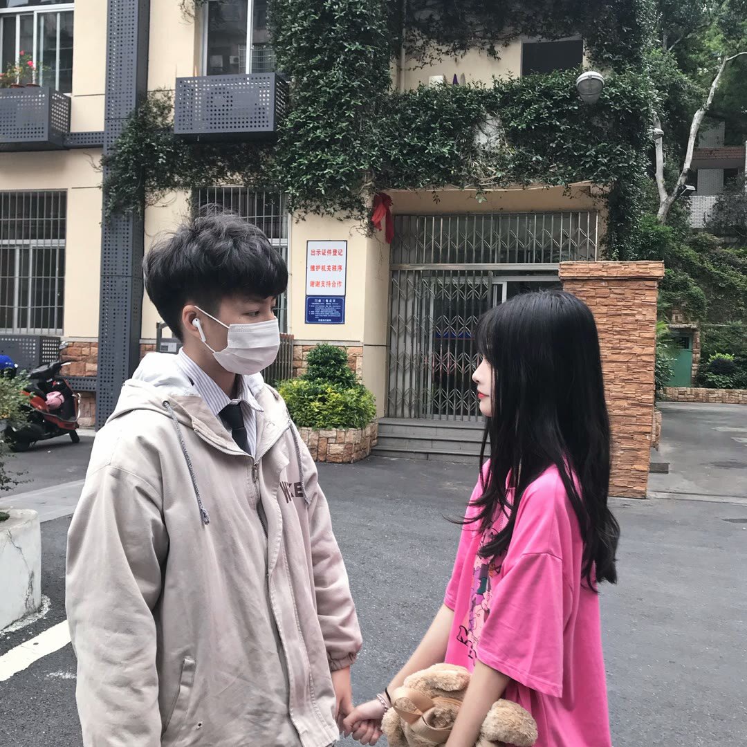 头像/我喜欢的是早春清晨熹微的光立夏中午倾盆的雨晚秋傍晚清凉的风