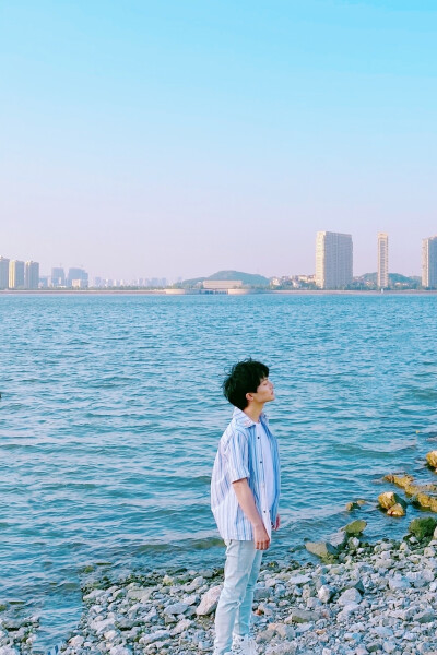 周深