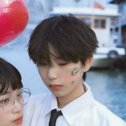 情侣头像 自截自调