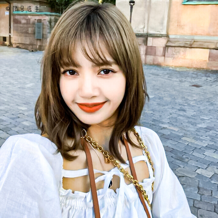 简介. lisa 金世正鞠婧祎