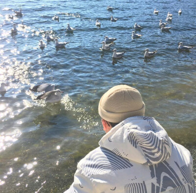 夕阳下的男生头像