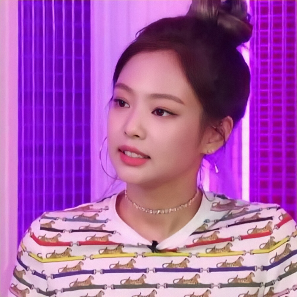 jennie紫色头像图片