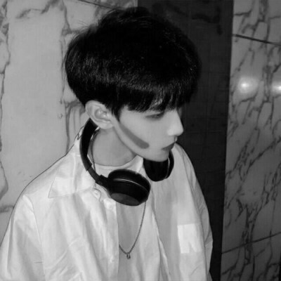 男生丧系头像喜欢的话收藏点赞,谢谢