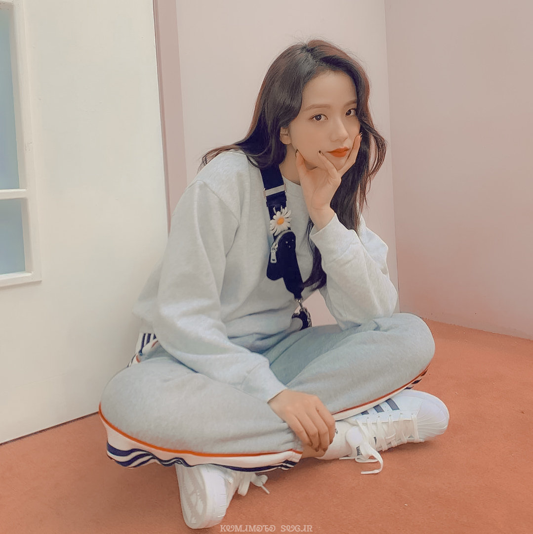 金智秀 少女的裙摆应撑起这世间所有的温柔与盛夏