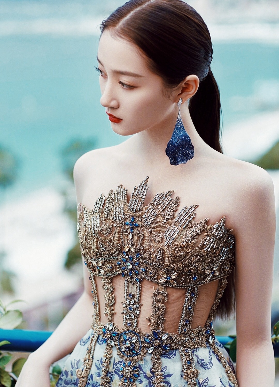 [cp]关晓彤 atelier versace巴洛克镂空印花裙,美丽动人/cp]
