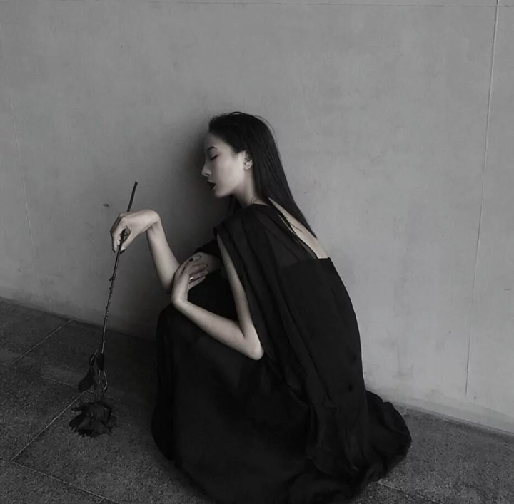 扣字女头.