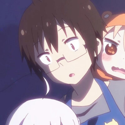 三人团头两女一男