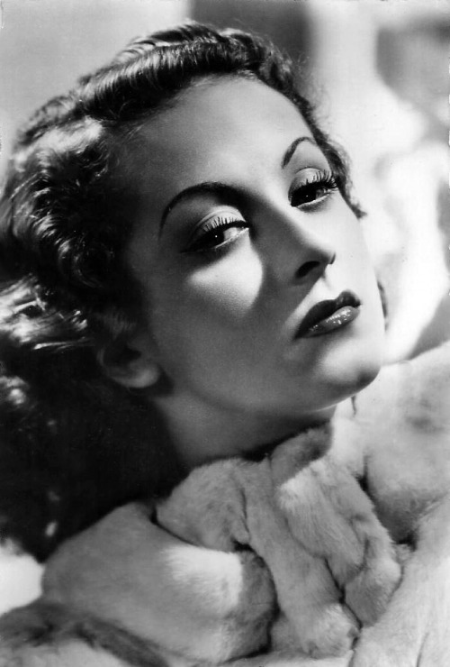 达尼埃尔·达里约 danielle darrieux