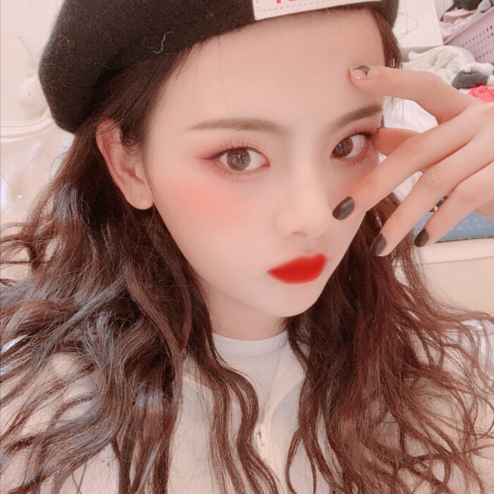 杨超越头像