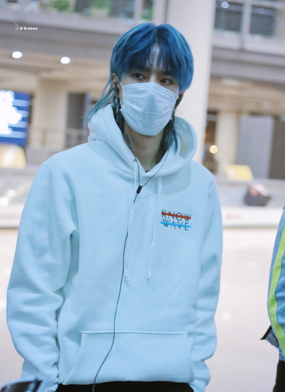 180413 蓝发真的太帅了吧! @uniq-王一博 cr:logo