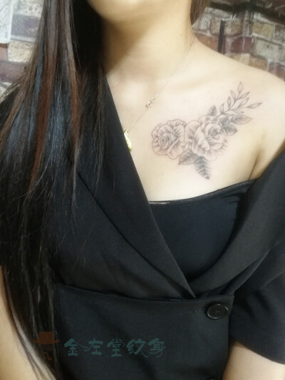 锁骨花纹身淑花小清新#美女 喜欢锁骨#金左堂纹身 约#纹身