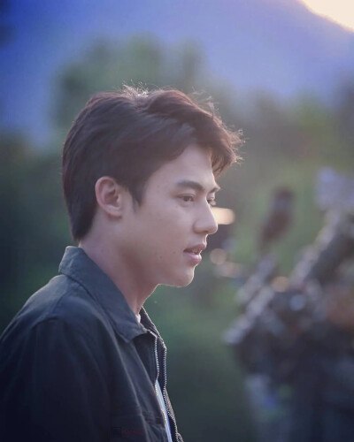 mark!(女主mew的照片有点少,让我再找找小可爱的靓照)